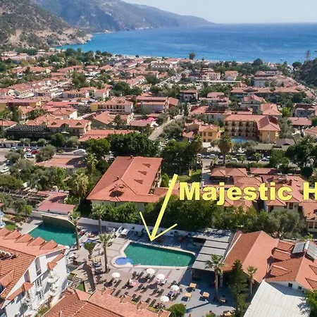 Majestic מלון