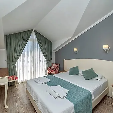 Hotel Majestic 3*