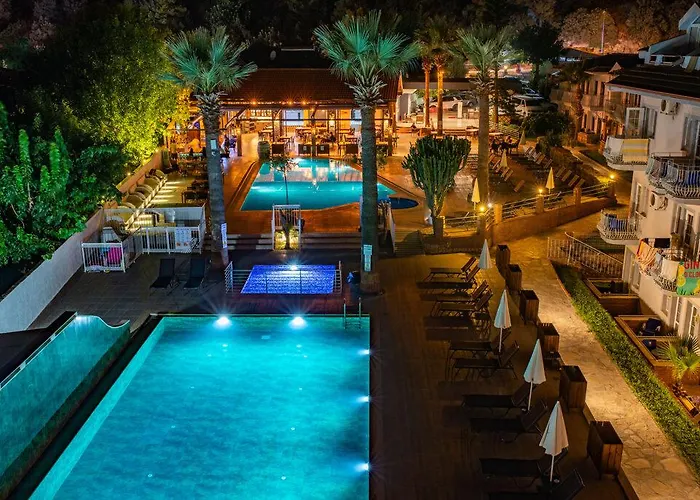 מלון Majestic 3*