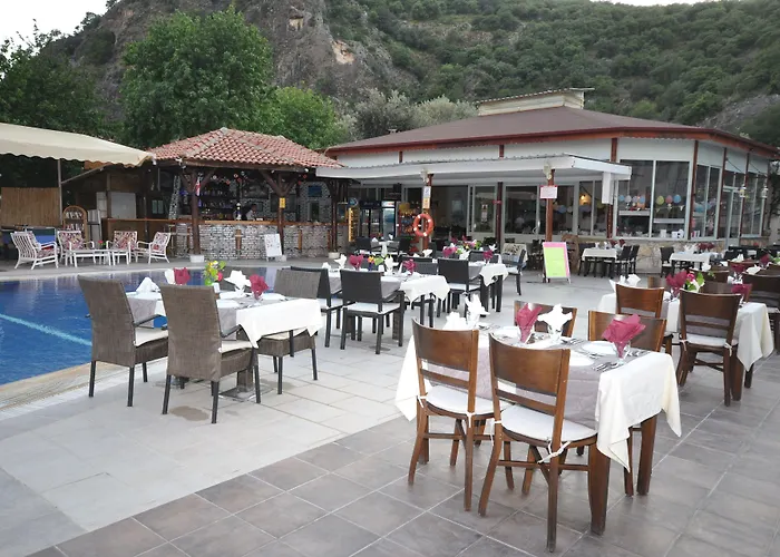 Majestic מלון 3*