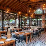 马杰斯酒店