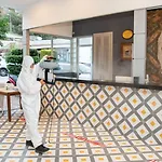 马杰斯酒店