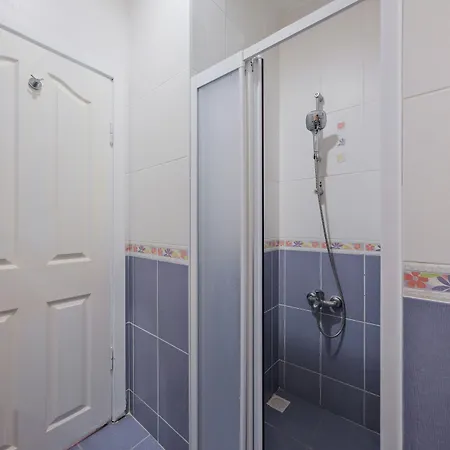 Отель Majestic 3*